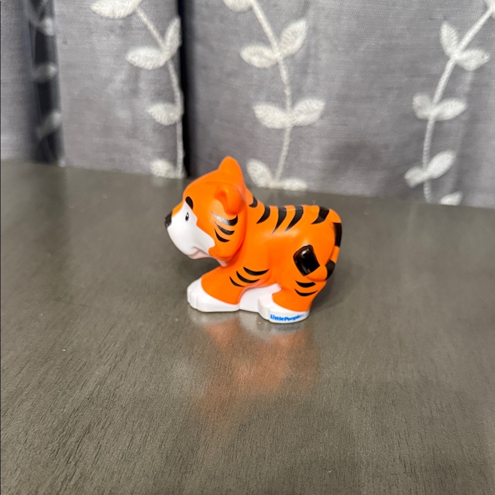 Little People Tiger - Picture 2 of 4